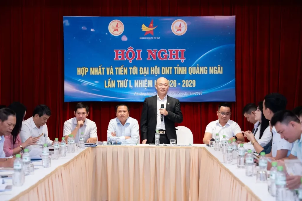 Đại biểu phát biểu, trao đổi ý kiến tại Hội nghị hợp nhất Hội Doanh nhân trẻ tỉnh Quảng Ngãi.