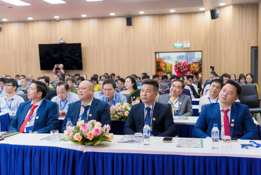 Các doanh nhân trẻ và đại biểu tham dự chương trình Đại hội tỉnh Quảng Ngãi.