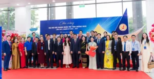 Các đại biểu Hội Doanh nhân trẻ tỉnh Quảng Ngãi chụp ảnh lưu niệm tại Đại hội lần thứ I, nhiệm kỳ 2026–2031.